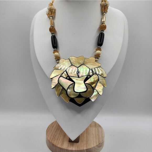 Vintage Lee Sands Lion Head Inlay Pendant Bead Necklacea - Picture 2 of 4